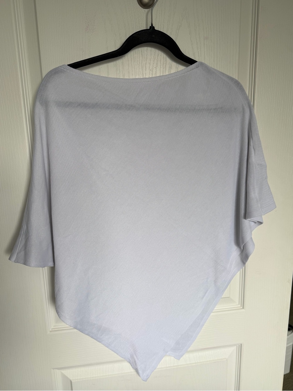💗5 for $15💗 White Women's Asymmetric Poncho Top - Size XS